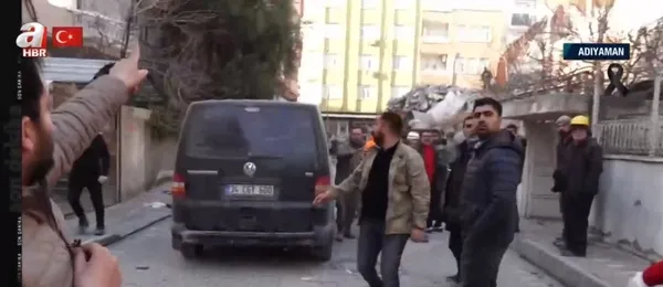 Adıyaman’da deprem bölgesinde artçı paniği! A Haber muhabiri Mehmet Karataş ve kameraman Özkan Şafak’ın zor anları! Kaç kaç kaç…