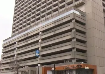 ABD ordusu ve FBI yanlış otel odasında yanlış kişiyi gözaltına aldı