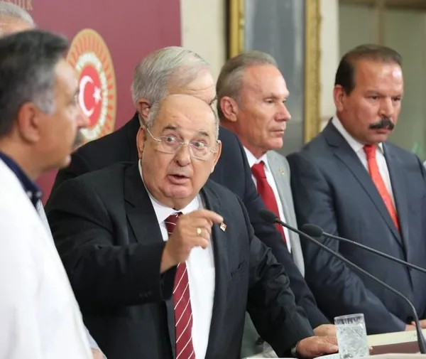 CHP'de değişim rüzgarı! Partinin önde gelen isminden Kılıçdaroğlu'na yaylım ateşi: Gitmeli - 7