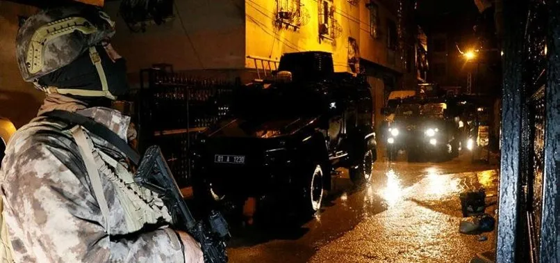 Adana’da şafak vakti operasyon! Uykularında yakalandılar