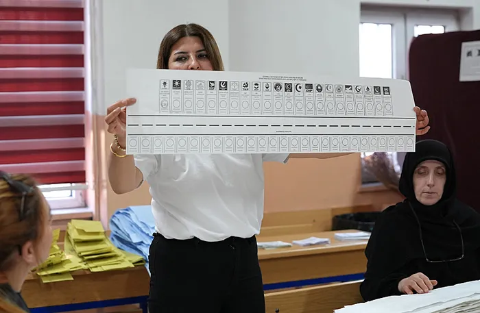 İstanbul’da seçim sonuçları netleşti! Ekrem İmamoğlu mu Murat Kurum mu? İşte ilçe ilçe seçim sonuçları...