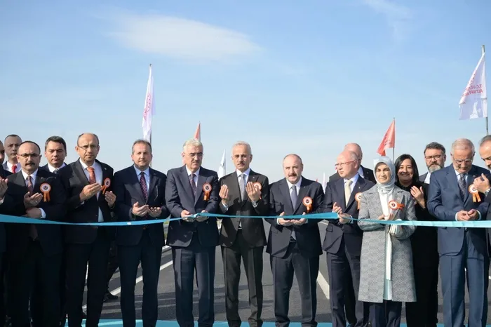 Bakan Uraloğlu tarihi duyurdu! Bursa’ya hızlı tren geliyor