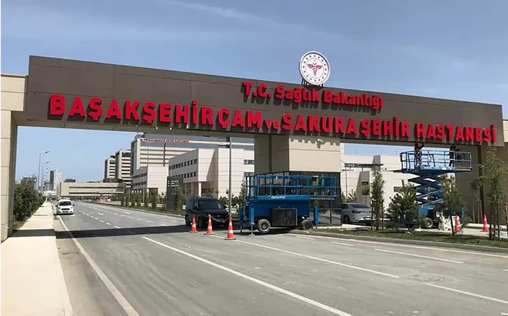 Türk sağlık sisteminin gücüne güç katacak! Başakşehir Çam ve Sakura Şehir Hastanesi açıldı!