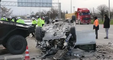 Eskişehir’de feci kaza! Kontrolden çıktı takla atıp polis noktasına daldı: 5’i polis, 6 yaralı