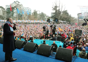 Başkan Erdoğan: Bu milletin paralarını Kandil'e gönderenlere müsaade etmeyiz