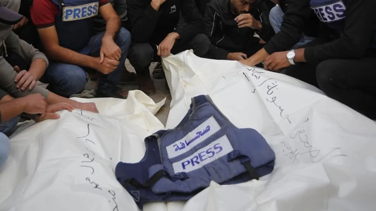 Filistin'de basına kelepçe! Katil İsrail 49 gazeteciyi hala tutuklu tutuyor