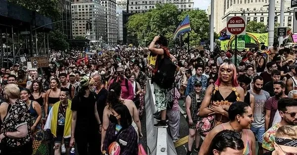 Rusya’dan ’TOP’lu kıyım! Rusya Adalet Bakanlığı LGBT terörünü resmi olarak yasakladı