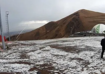 Erzurum'da kar yağışı başladı