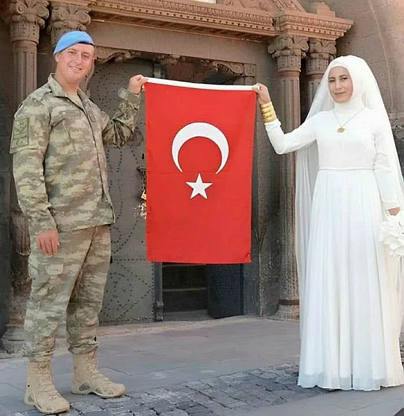 6-ile-sehir-atesi-dustu-turkiyenin-yuregi-yandi-sehit-olacagini-hisseden-kahraman-1703320980030.jpg 6 ile şehit ateşi düştü Türkiye'nin yüreği yandı! Şehit olacağını hisseden kahraman - 7