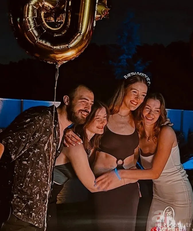 Zehra Güneş'in bir de kız kardeşlerini görün! İkisi de ablasının izinde... 8