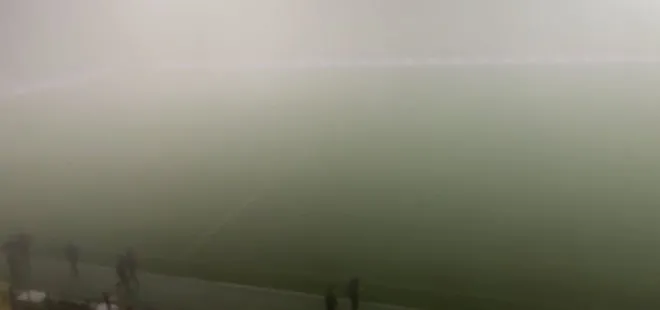 İstanbul’da sis nedeniyle maç ertelendi: İstanbulspor-Nasadoge Menemenspor maçına sis engeli