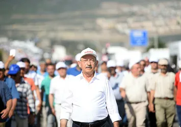 CHP, FETÖ’nün kuyruğuna takılmış