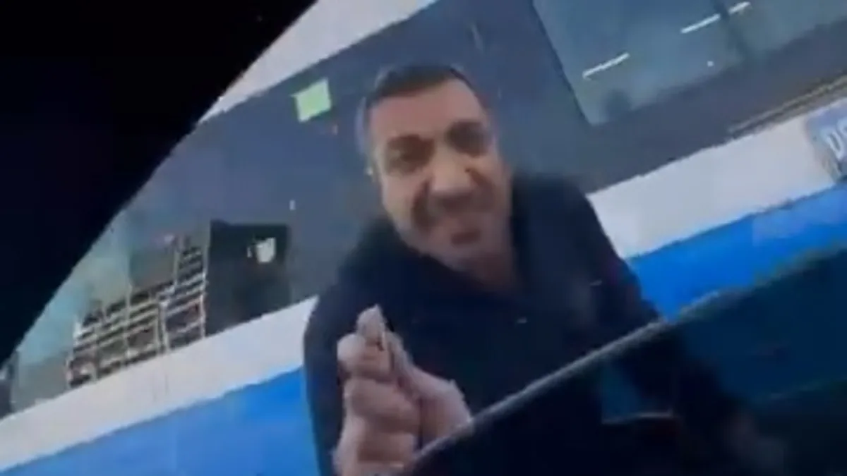 Yol verme tartışmasında aracın camını kırdı: 180 bin lira ceza aldı