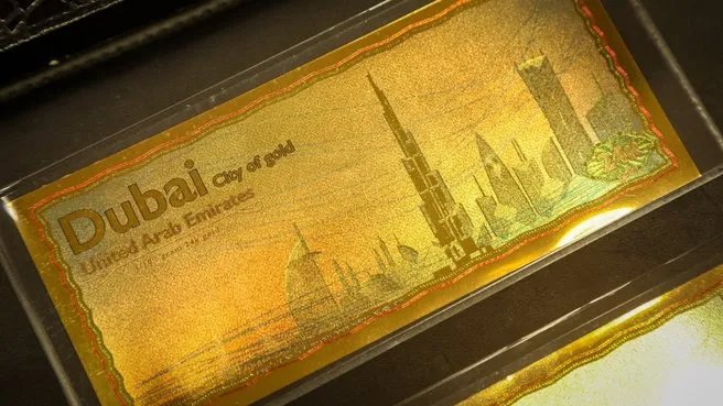Dubai’de 24 ayar altından banknot basıldı!