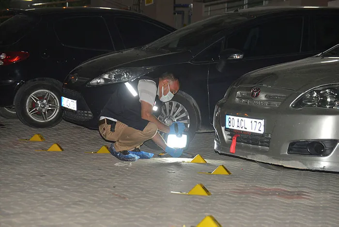 Son dakika: Adana'da korku dolu anlar! Evinin önünde pusuya düşürüp tabancayla başından vurdular - 4