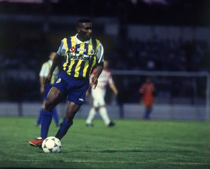 Fenerbahçe'nin efsane ismi Jay Jay Okocha hakkında tutuklama kararı - 1