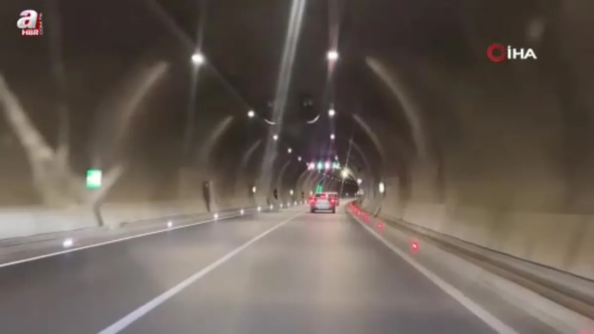 Yeni Köprü'de yaşanan trafik kazalarına çözüm: Trafik ışıkları yerleştirildi