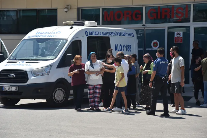 Düğünde dans ederken fenalaşan İrem'den kahreden haber: Hastanede yaşamını yitirdi! Annesinin sözleri yürek dağladı - 2