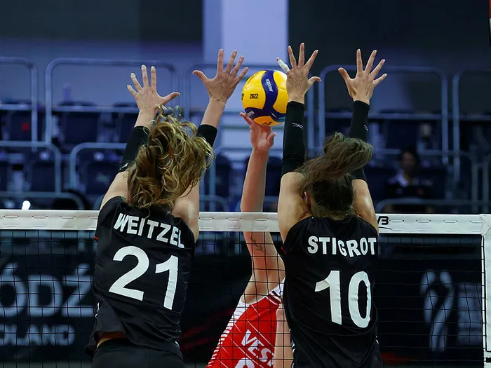 son-dakika-turkiye-a-milli-kadin-voleybol-takimi-almanyayi-yendi-1664908534056.jpg Son dakika: Türkiye A Milli Kadın Voleybol Takımı Almanya'yı yendi - 4