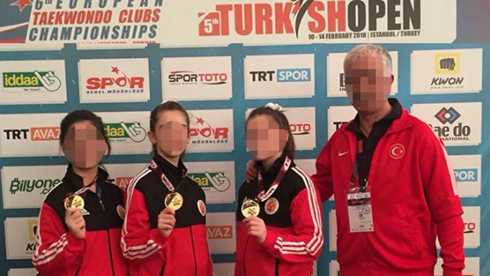 Tekvando antrenörüne taciz suçlaması! Öğrenciler tanık oldu | Genç kızı odasına çağırdı ve...