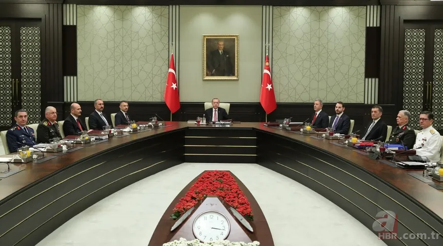 Erdoğan başkanlığında Yüksek Askeri Şura üyeleri Anıtkabir'i ziyaret etti 6