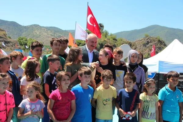 bilecikte-cocuklardan-gulumseten-istek-tayyip-dedemizden-park-istiyoruz-1656929047714.jpg Bilecik’te çocuklardan gülümseten istek! "Tayyip dedemizden park istiyoruz" - 1