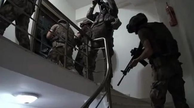 Son dakika: İstanbul’da nefes kesen DEAŞ operasyonu! Keşif timi deşifre oldu: Kameralı gözlükle yakalandılar