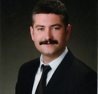 CHP’li Avcılar Belediyesinde babalar görevlerini devretti, oğlu ve kızları meclis üyesi oldular!