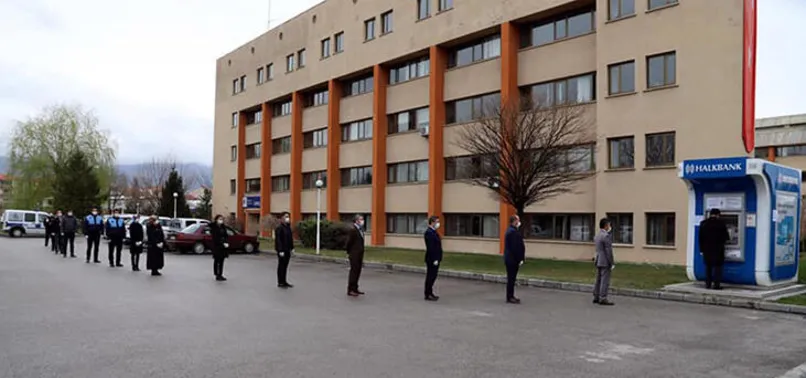 ATM önünde ‘dayanışma kampanyası’ kuyruğu