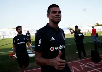 Pepe'den antrenmanda sakatlanan Atınç Nukan'a destek
