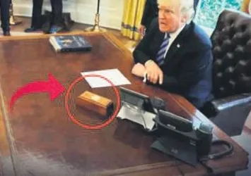 Trump'un masasındaki buton ne işe yarıyor?