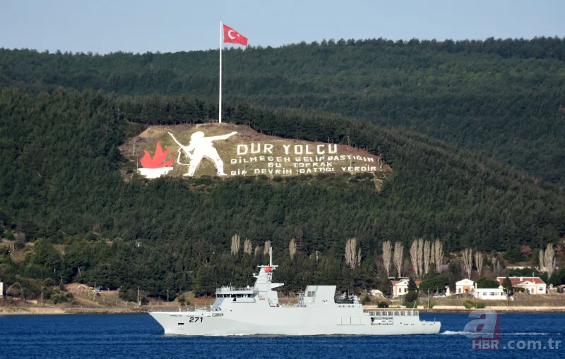 Çanakkale Boğazı'ndan geçen Pakistan donanmasına ait gemi Türk Bayrağı açtı 1