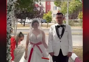 GÖNÜLLER BİR OLUNCA