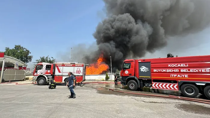 Son dakika | Kocaeli palet fabrikasında yangın paniği! - 3