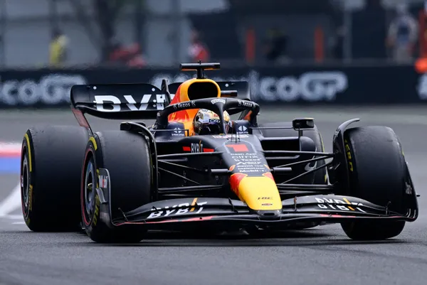 schumacheri-de-geride-birakti-verstappen-f1-tarihine-gecti-1667169935608.jpg Schumacher'i de geride bıraktı: Verstappen F1 tarihine geçti - 4