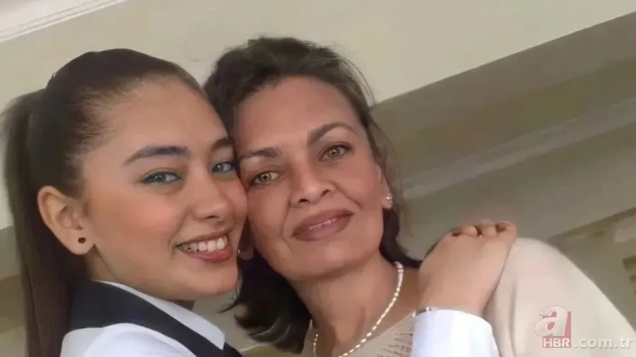 Neslihan Atagül’ün Rus annesi güzelliğiyle ağızları açık bıraktı 7