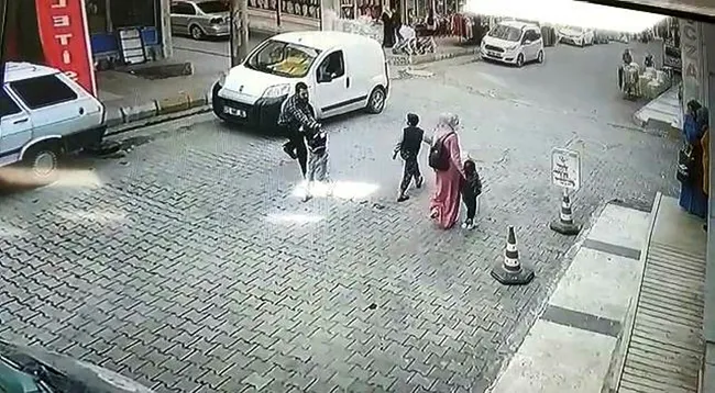 Şanlıurfa'da esnafın dövüp yere çarptığı çocuğa destek sağlanacak! Esnaf tutuklandı - 1