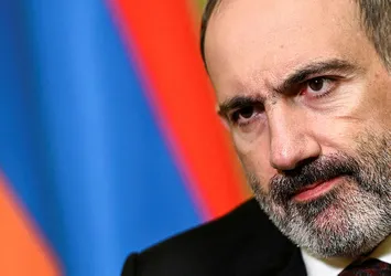 Paşinyan hükümeti dağılıyor! Dışişleri Bakanı istifa etti