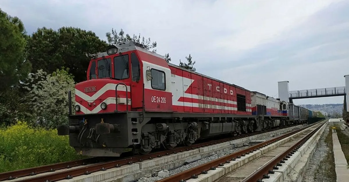 Ulaştırma ve Altyapı Bakanı Adil Karaismailoğlu: Samsun-Sivas Kalın demir yolu hattında deneme seferleri başlayacak | Video