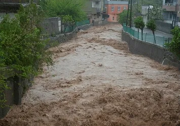 Şırnak'ta şiddetli yağış! Silopi'de okullar tatil edildi