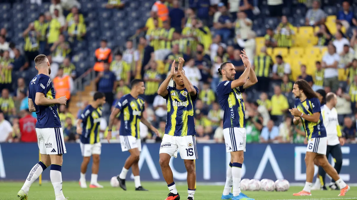 Sahada büyük rekabet, iyilikte tek yürek: Derbide “İyilik Var” mesajı