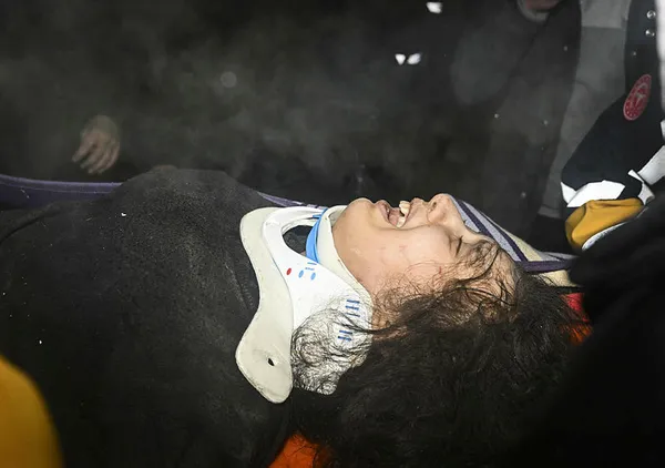 1675707026914.jpg Kahramanmaraş'taki depremde umudun görüntüsü! Depremden saatler sonra kurtarıldılar - 5