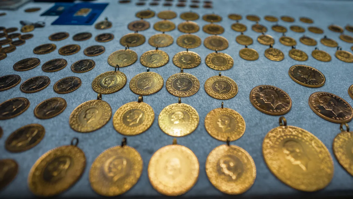 Altın piyasasında manipülasyon depremi! İslam Memiş'ten uyarı: "Yatırım yapmak isteyen beklesin"