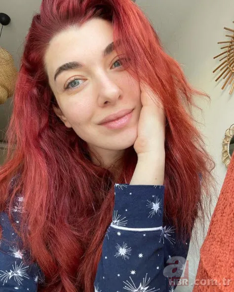 Fahriye Evcen makyajsız paylaşımıyla sosyal medyayı salladı! 6