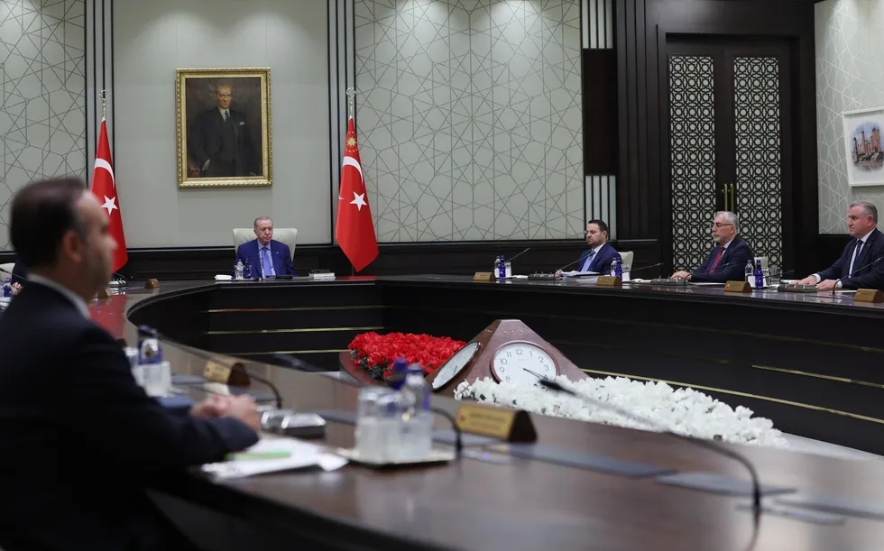 baskan-erdogandan-fon-sorusturmasi-mesaji-hak-yiyenleri-asla-savunmayiz-1790615857827.jpeg Başkan Erdoğan'dan fon soruşturması mesajı: Hak yiyenleri asla savunmayız - 6