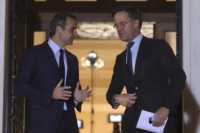 Hollandalı gazeteciden canlı yayında Yunanistan Başbakanı Miçotakis’i kızdıran sözler