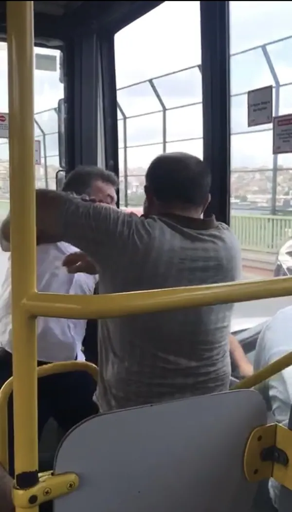 İETT aracında dehşet anları! Silah çekip şoförü tehdit etti - 1