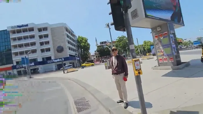 Kadıköy'de Güney Koreli yayıncıyı taciz eden şüpheli tutuklandı - 1