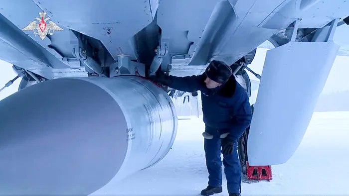 Son dakika: Putin nükleer üçleme güçlerinin yer aldığı tatbikatı başlattı! Balistik füze denemesi dünyayı alarma geçirdi - 6