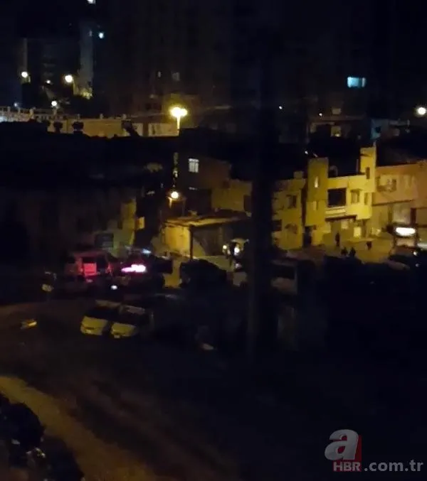 Adana’da silahlı saldırı! Husumetlilerinin aracına ateş açan 3 şüpheliden 2’si yakalandı